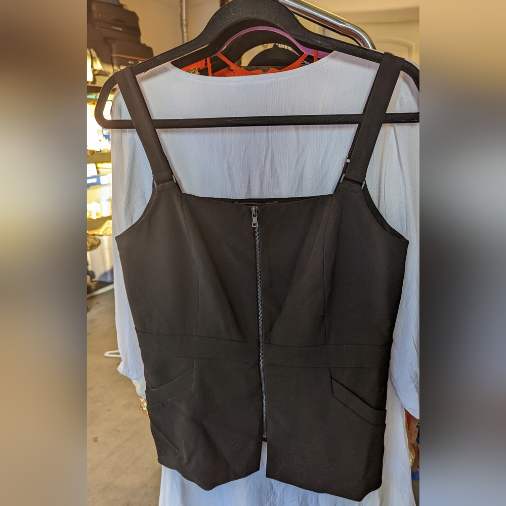 BCBG top